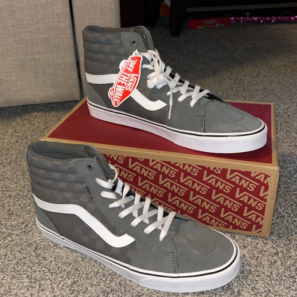 Brand New Men’s Size 13 Checkered Grey Vans